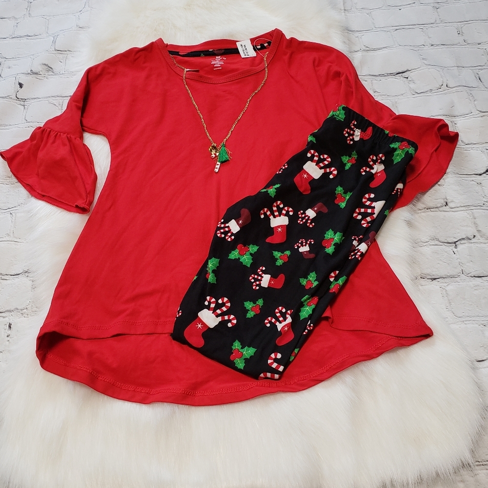 Christmas girl's shirt and leggings set. Gift.